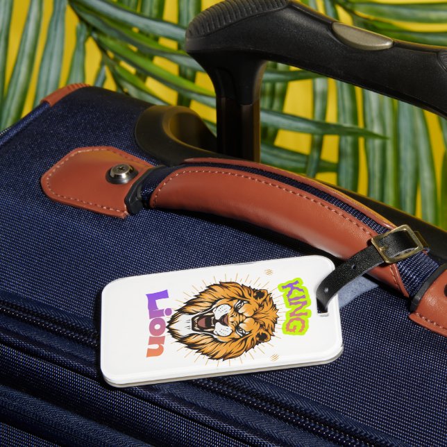 Majestic King Lion Crowned Portrait Design Bagagebricka (Framsida Insitu 3)