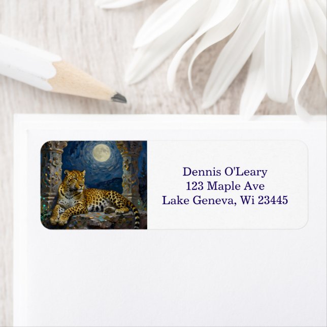 Majestic Leopard on Cliff Ledge   Returadress Etikett (Insitu)