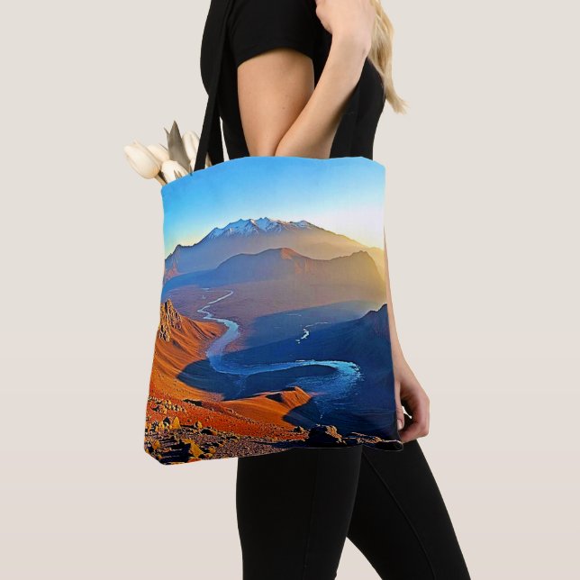 Majestic Mountain Valley Flow Design Tygkasse (Närbild)