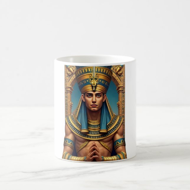 Majestic Pharaoh Portrait: Golden & Blue Ancient E Kaffemugg (Center)