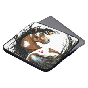 Majestic Pinto Paint Horse av BiHrle Laptop sleeve