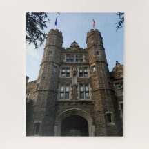 Majestic Rockefeller Arch vid Bryn Mawr