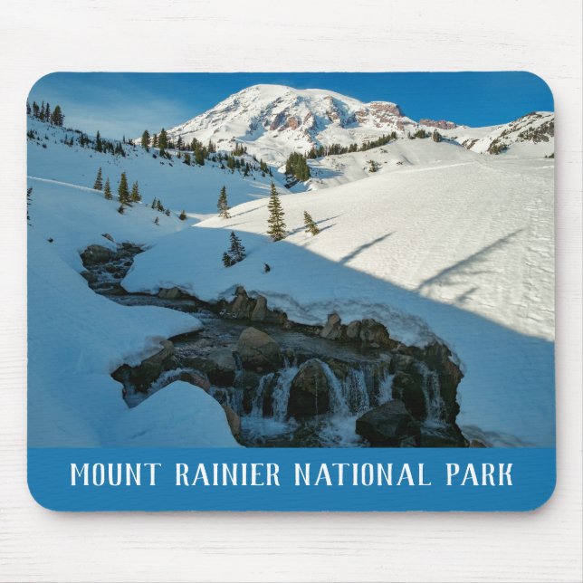 Majestic Snowbound Mt. Rainier Musmatta (Framsidan)