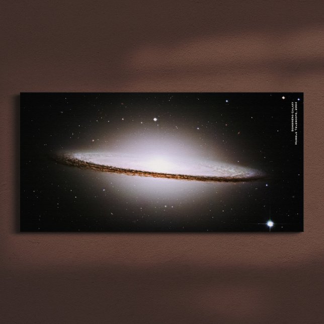 Majestic Sombrero Galaxy Hubble Telescope 2004 Canvastryck (Skapare uppladdad)