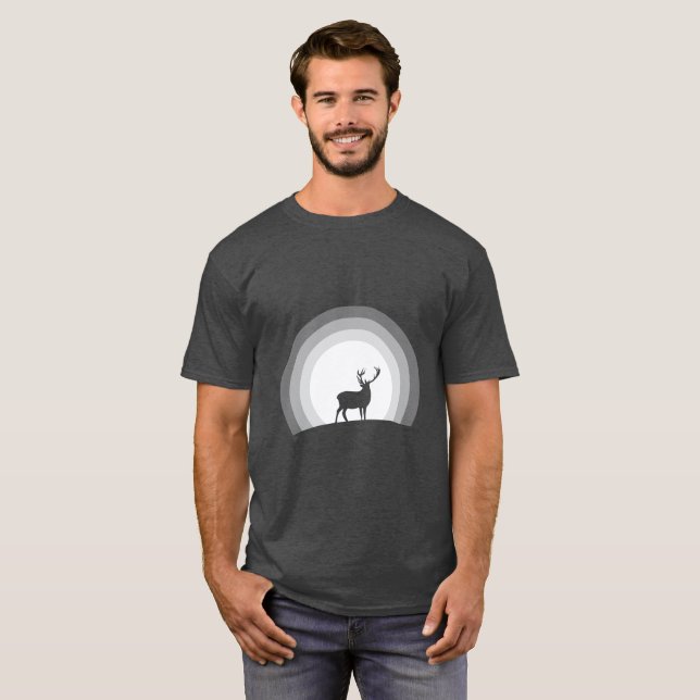 Majestic Stag Silhouette Under Lunar Light T Shirt (Hel framsida)