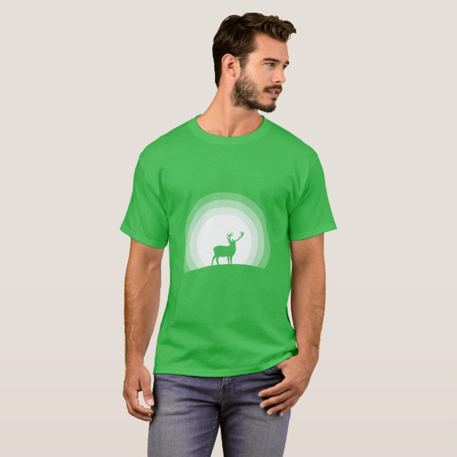 Majestic Stag Silhouette Under Lunar Light T Shirt (Hel framsida)