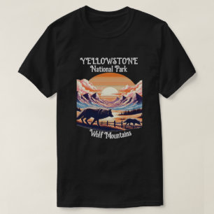 Majestic varg Family in Meadow T Shirt