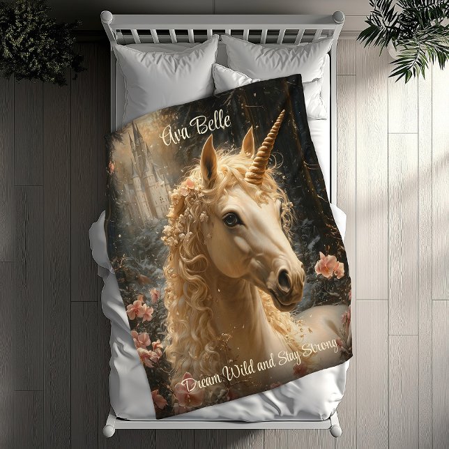 Majestic White Unicorn Winter Fantasy Snowy Forest Fleecefilt (Skapare uppladdad)