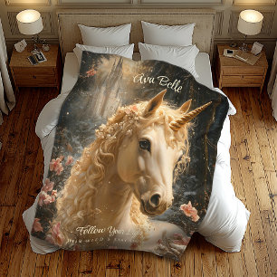 Majestic White Unicorn Winter Fantasy Snowy Forest Fleecefilt