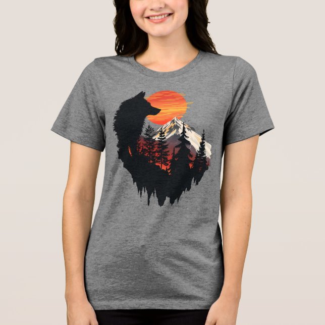 Majestic Wolf Mountain Sunset Graphic T-Shirt (Framsida)