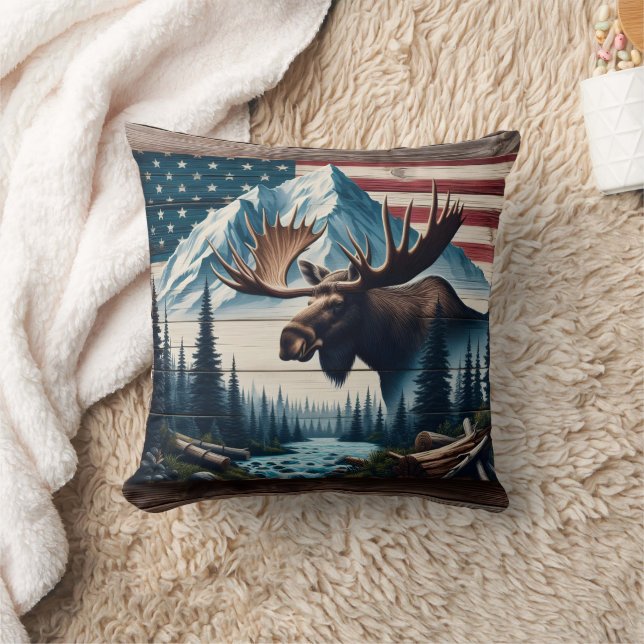 Majestisk Moos framför bergen och Flagga Kudde (Filt)