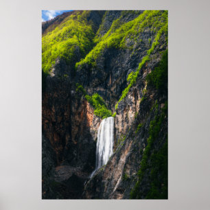 Majestisk vattenfall Boka i vår Poster