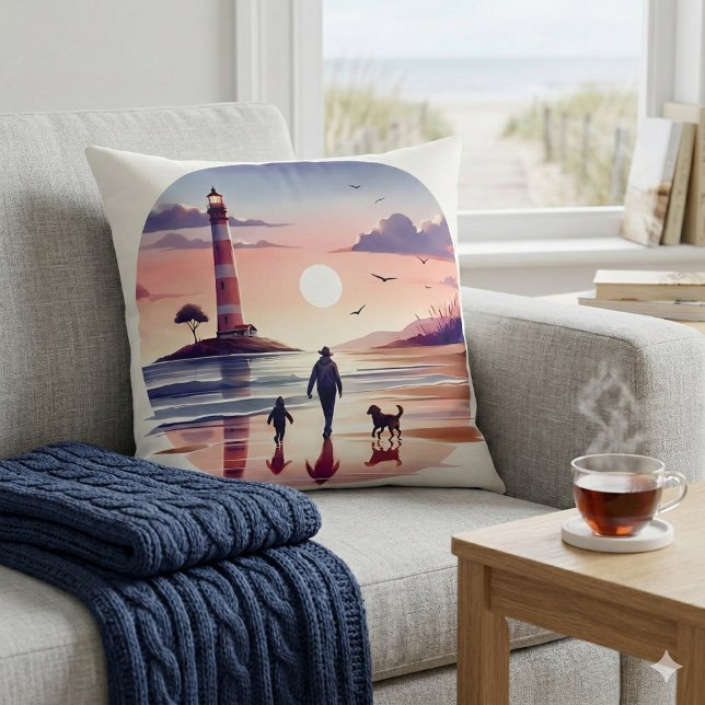 Majvaktarens solnedgångsgång Kustvy Kudde (Lighthouse Sunset Walk Coastal Scene White Throw Pillow Mockup A)