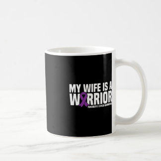 Maka är en Warrior Lila Ribbon Pancreatic Cancer Kaffemugg