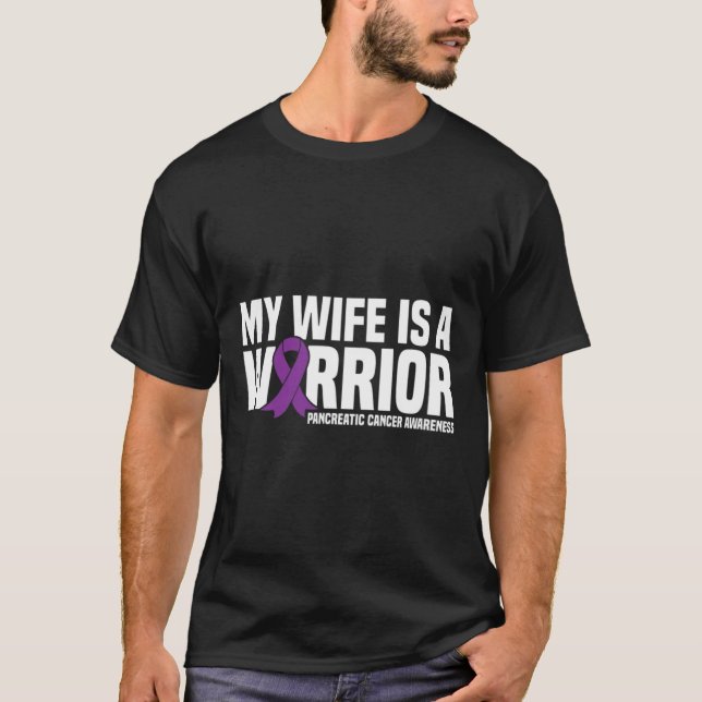 Maka är en Warrior Lila Ribbon Pancreatic Cancer T Shirt (Framsida)