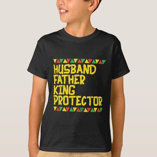 Make Far Kung Protector Kente Black African T Shirt (Framsida)