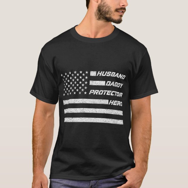 Make pappa Protector Hero American Flagga Far T Shirt (Framsida)