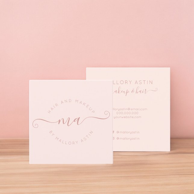 Makeup initialer logotyp, modern  rosa minimalist fyrkantigt visitkort (Makeup initials logo modern blush pink minimalist square business card)