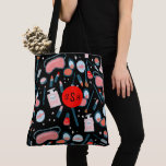 Makeup, Parfym, Cosmetics Tote Bag MONOGRAM Black Tygkasse<br><div class="desc">Cute mönster, med smink, kosmetika, masker från parfym och öga på svart bakgrund, hand plockade av mig! (Kolla in andra färg i min butik också) Den här har möjlighet att lägga till ett monogram. Redigera det om du vill lägga till initialer eller ditt namn eller ta bort det om du...</div>