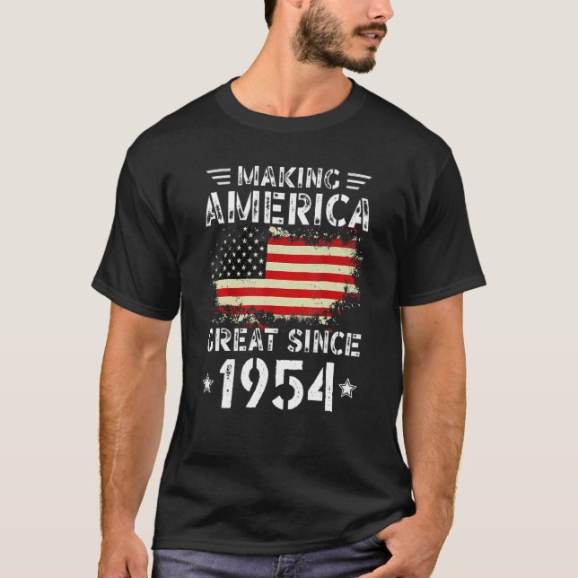 Making America Great Since 1954 USA Flag Retro Bir T Shirt (Framsida)