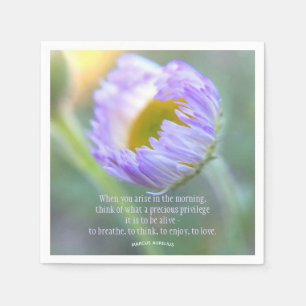 Makro-foto för Blommigt av offerttypografi Pappersservett