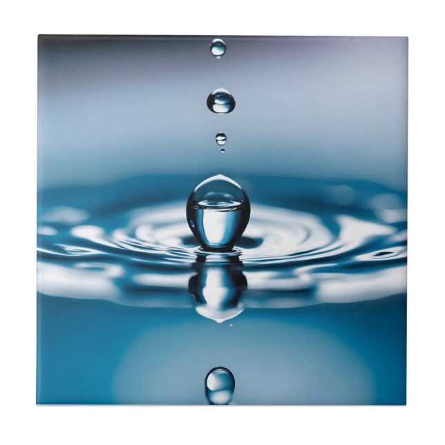 Makro vatten droppar kakelplatta (Framsidan)