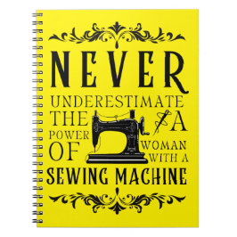 Makten hos en kvinna med sydd Maskin Anteckningsbok