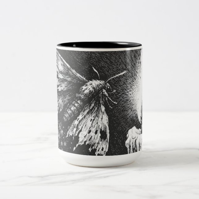 Mal till lågan — av BurnsInHell Två-Tonad Mugg (Center)