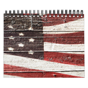 Målad amerikansk Flagga på Rustic Wood Struktur Kalender