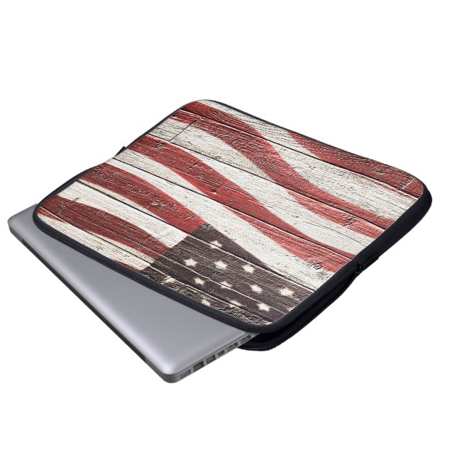 Målad amerikansk Flagga på Rustic Wood Struktur Laptop Fodral (Framre botten)