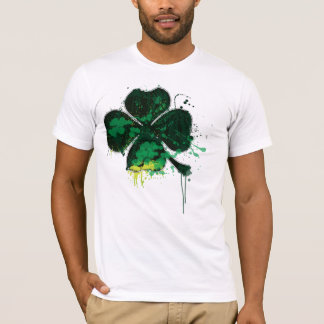 Målad klöverutslagsplats tee shirt