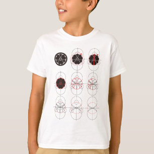 Målad sköld med svärd och treklöver t-shirt