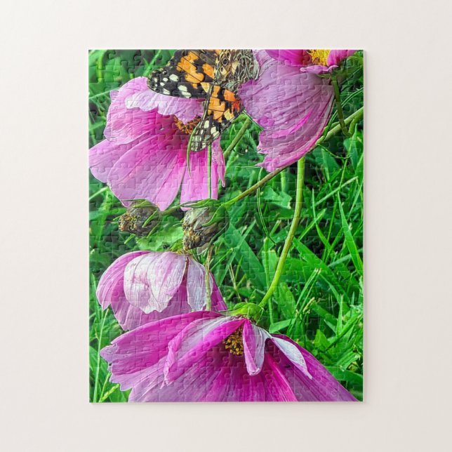 Målade damfjäril på rosa cosmosblommor pussel (Vertikal)