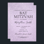 Målar purpurfärgat bat mitzvah Fauxglitter för Inbjudningar<br><div class="desc">Den eleganta designen "för det bat mitzvah partyet" med purpurfärgat Fauxglitter för modern lavendel målar inbjudanmallen. Imponera dina familj och vänner med denna snyggt och flott design. Enkelt att använda och lätt att personifiera.</div>
