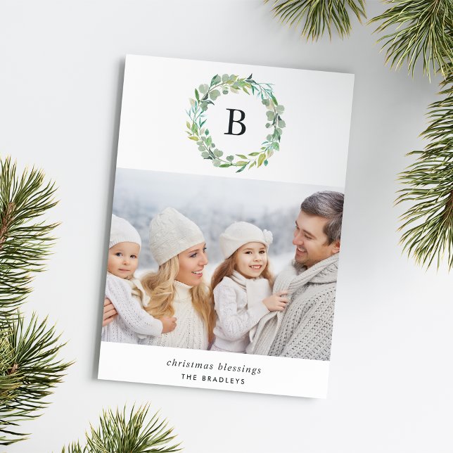 Målarfärgat eukalyptus Monogram | Helgdag-fotokort Julkort (An elegant monogram holiday photo card with watercolor details.)