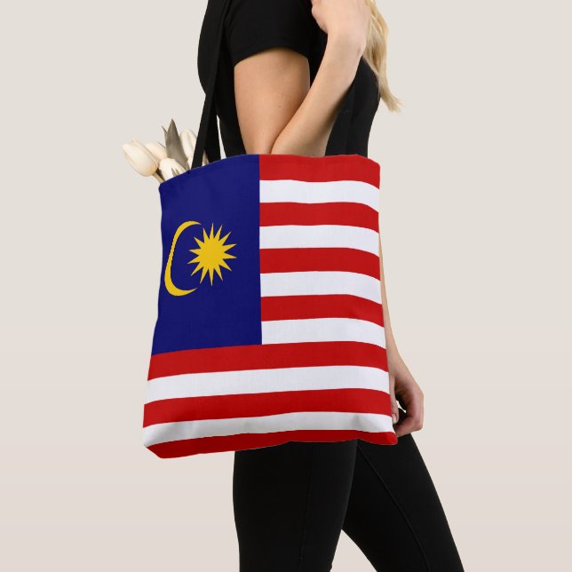 Malaysias flagga tygkasse (Närbild)