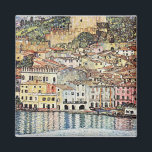 Malcesine am Gardasee av Gustav Klimt Magnet<br><div class="desc">Malcesine am Gardasee,  berömd tavla av Gustav Klimt,  1913.</div>
