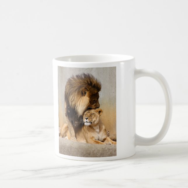 Male och kvinnligt lejont förälskat kaffemugg (Höger)