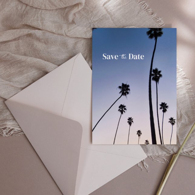Malibu Handflatan Träd ・ Spara datum ・ Boho Blue Vykort (malibu palms save the date with envelope)