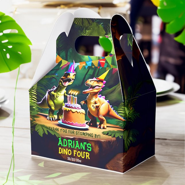 Mall för Dino-fyra dinosaurer-födelsedagsfest är a Presentaskar (Dino four dinosaur birthday party favors personalized template favor box cute dinosaurs kids party)