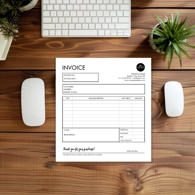 Mall för inleverans av minimalistisk Anpassningsba Anteckningsblock (Minimalist Custom Invoice Sales Receipt Template Notepad desk top mock up)