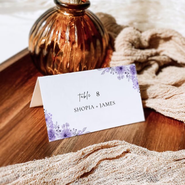 Mall för lila Bröllop-kontokort (Purple Wedding Place Cards Template)