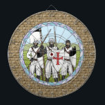 Mall för medeltida könsceller darttavla<br><div class="desc">Tre e-postkladsknirigare Mallar står i redot för att försvara pilgrimer till Outremer (medeltida Crusader Stater i Mellan östern) i den ursprungliga teckningen av Richard H. Fay.</div>