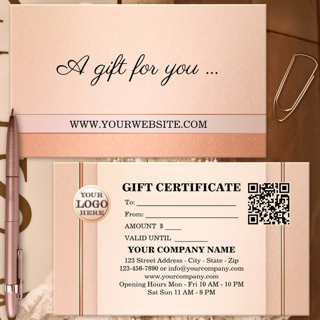 Mall för  presentationscertifikat för elegant visitkort (Elegant business card sized gift card voucher in peach and blush pink with a rose gold lining)