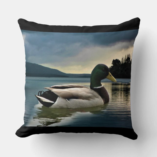 Mallard Anka vid Sjö Dekorativ kudde (Framsida)
