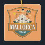 Mallorca Spain Travel Retro Badge Julgransprydnad Keramik<br><div class="desc">Mortorca-rekreationsformgivning i ett emblem stil som visar Santa María-katetern. Mallorca (Mallorca) är en av Spaniens Balearer i Medelhavet.</div>