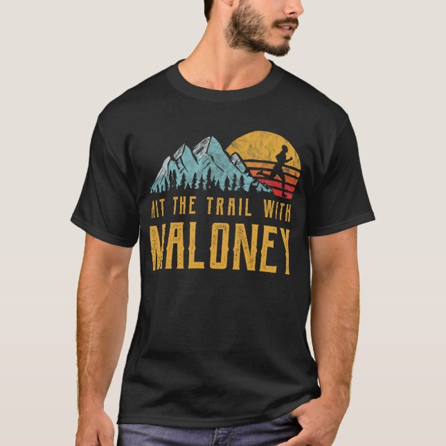 MALONEY Running - Slå spåret med Namn T Shirt (Framsida)