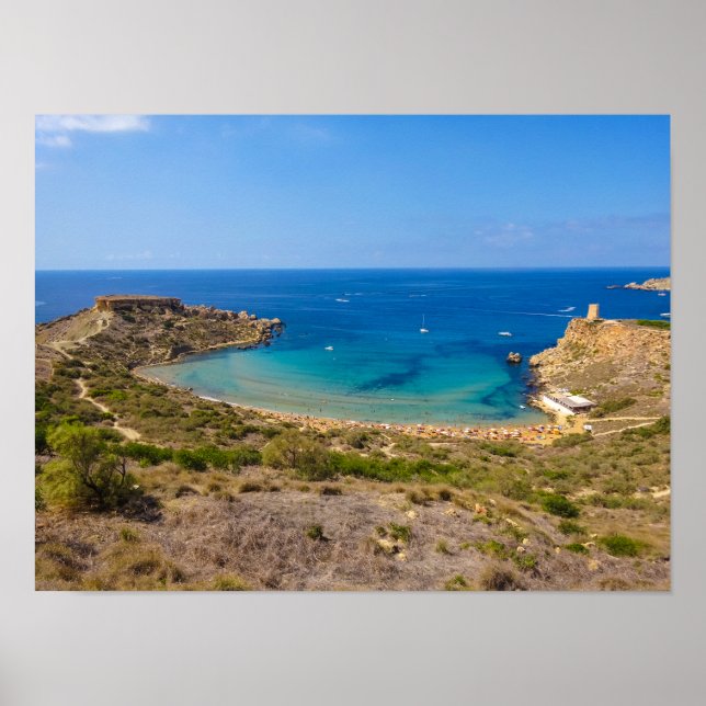 Malta Ghajn Tuffieha Bay Medelhavsö Poster (Framsidan)