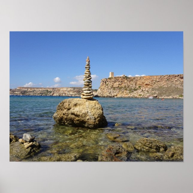 Malta Ghajn Tuffieha Bay Stone Cairn Poster (Framsidan)