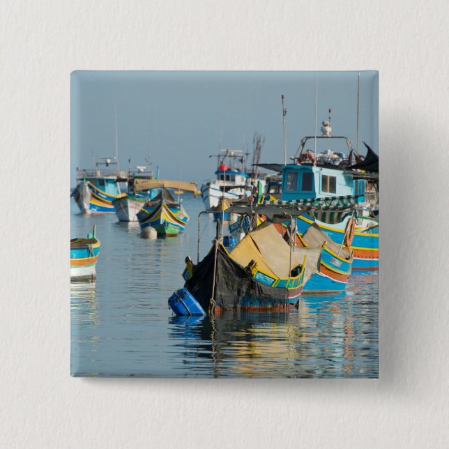 Maltesiska fiskebåtar | Marsaxlokk i Malta Knapp (Framsida)